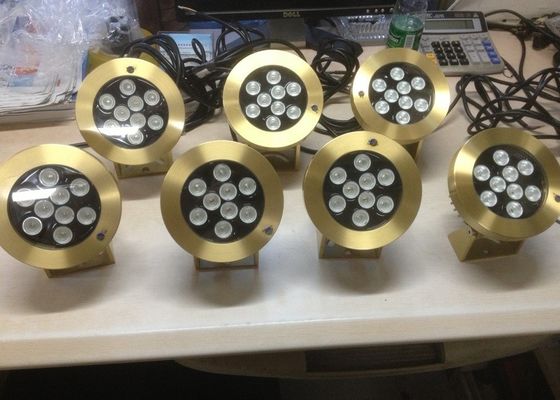 ทองเหลืองสระว่ายน้ำน้ำพุอุปกรณ์ 9W นำไฟใต้น้ำ