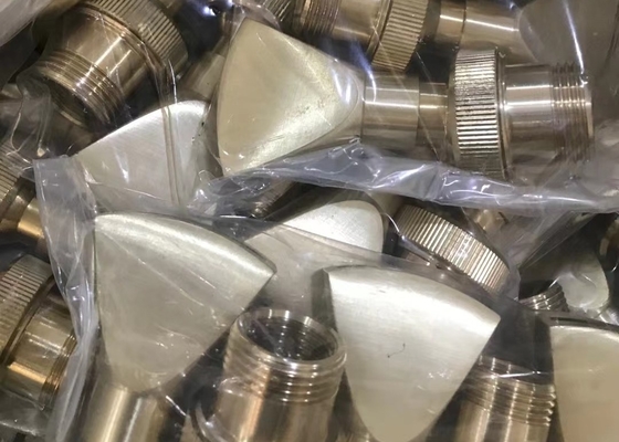 1 "ทองเหลืองปรับทิศทางพัดลมน้ำพุ Jet 14.5psi ความดัน
